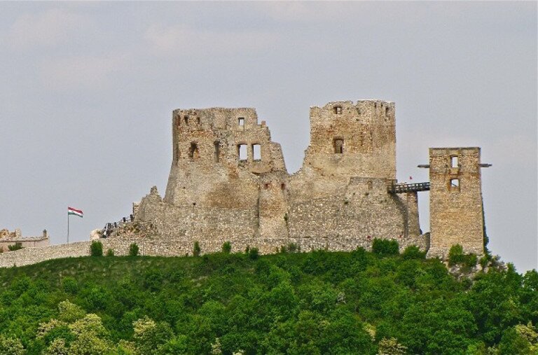 Rongálás miatt leállították a cseszneki vár népszerű pecsételős játékát