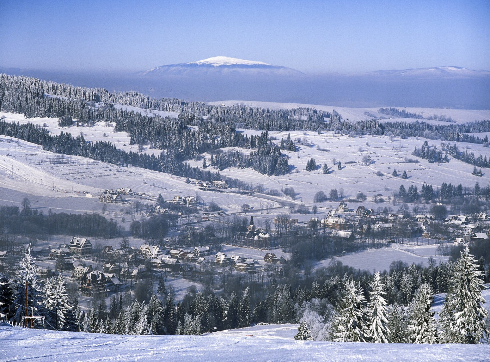 01 02 03 Bialka Tatrzanska and view to Babia Gora, Tatry mountains, Poland AdobeStock_244600243