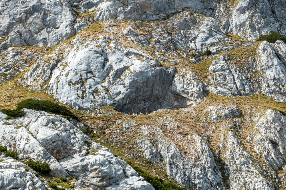 10 - valahol ott van a barlang bejárata