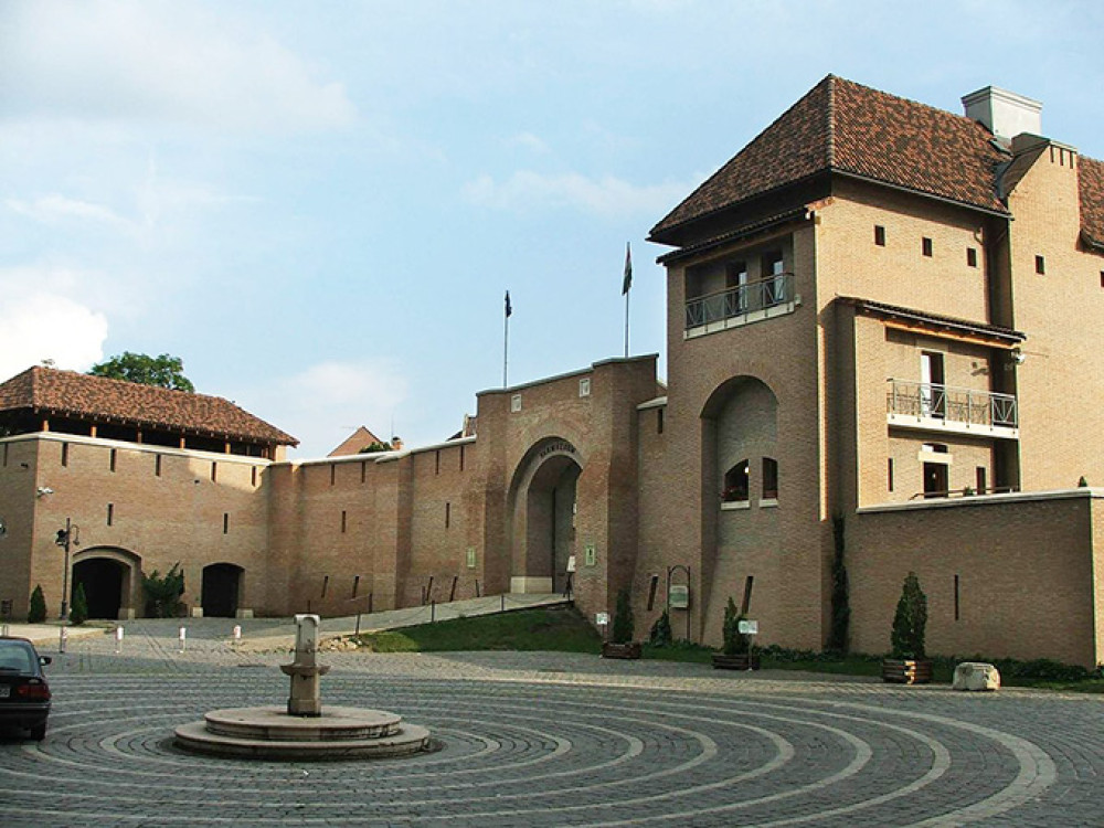 1200px-esztergom-varmuzeum.jpg