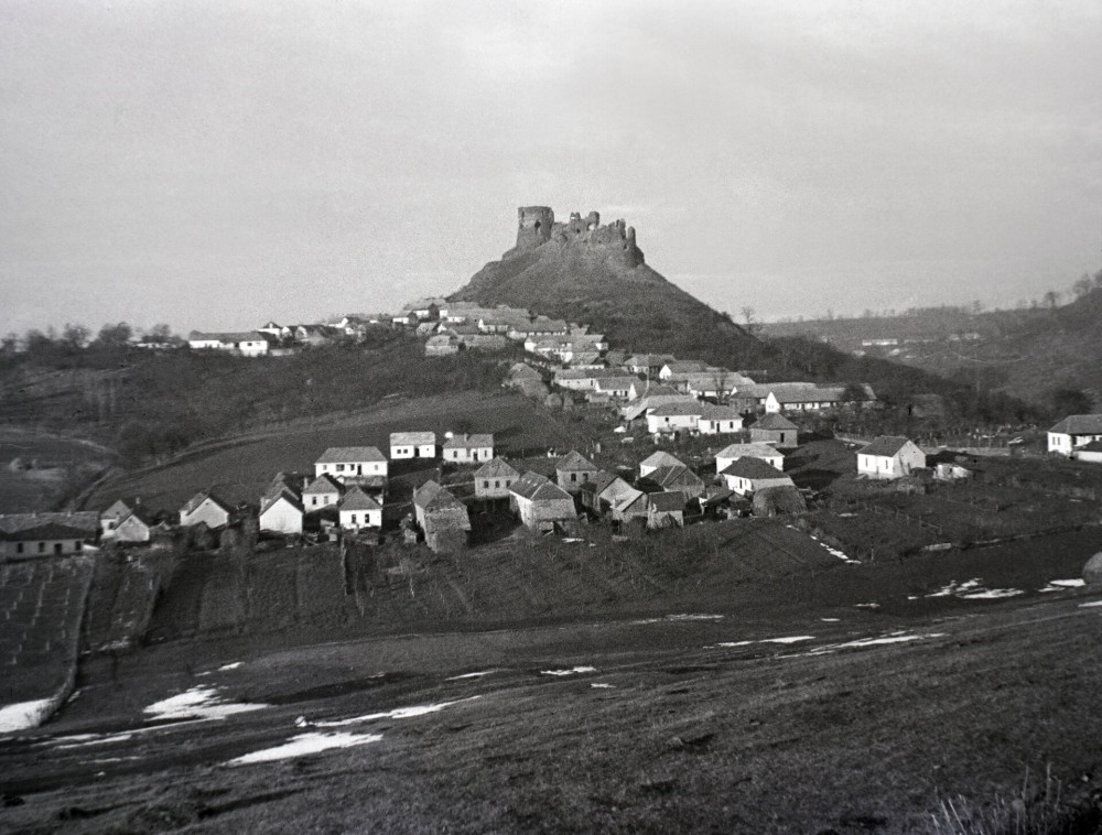  1938 háttérben a Macskalyuki bánya kolónia épületei Fortepan  Ferencz Zoltán Zénó