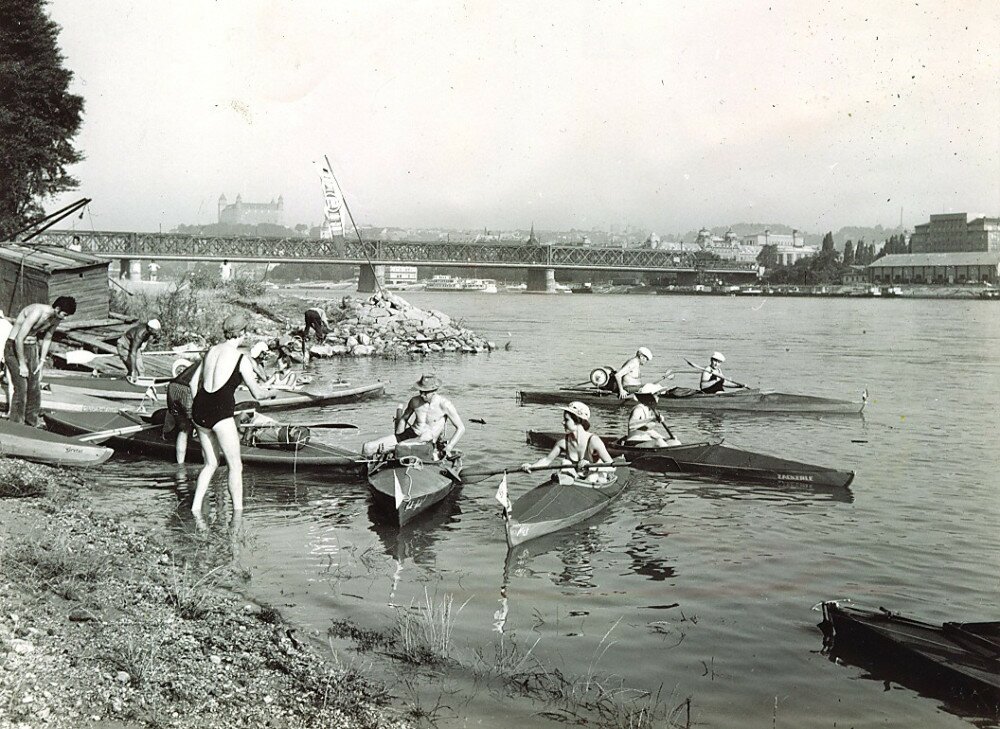 1956_pozsony_-_budapest____________________pozsony__.jpg