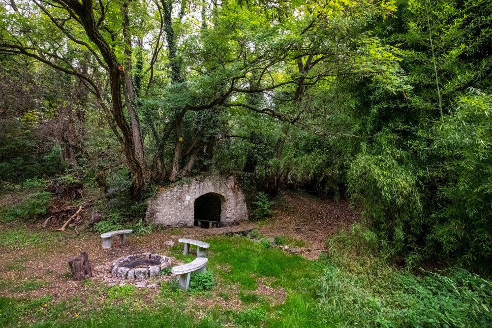 23 063 Óbudavár mosóház Szent Márton pihenőpark PK