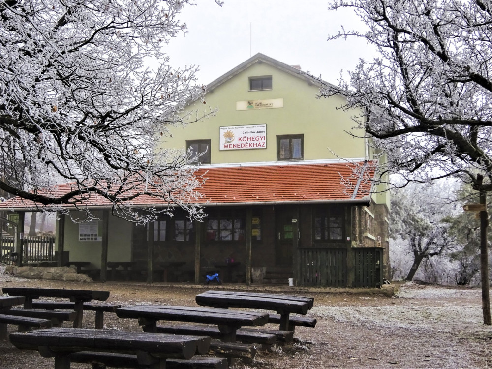 8 Télen még hívogatóbb a menedékház 