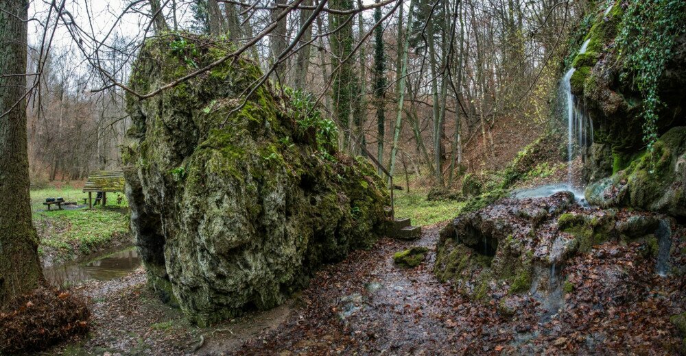 A bakonyi Csurgó-kút ősszel