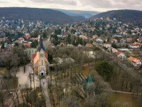 A béke szigetei – Hangulatos templomkertek Budapesten