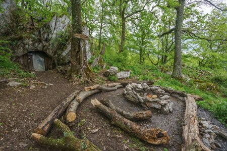A bükki vadon legendás barlangmenedéke – Cserepes-kő