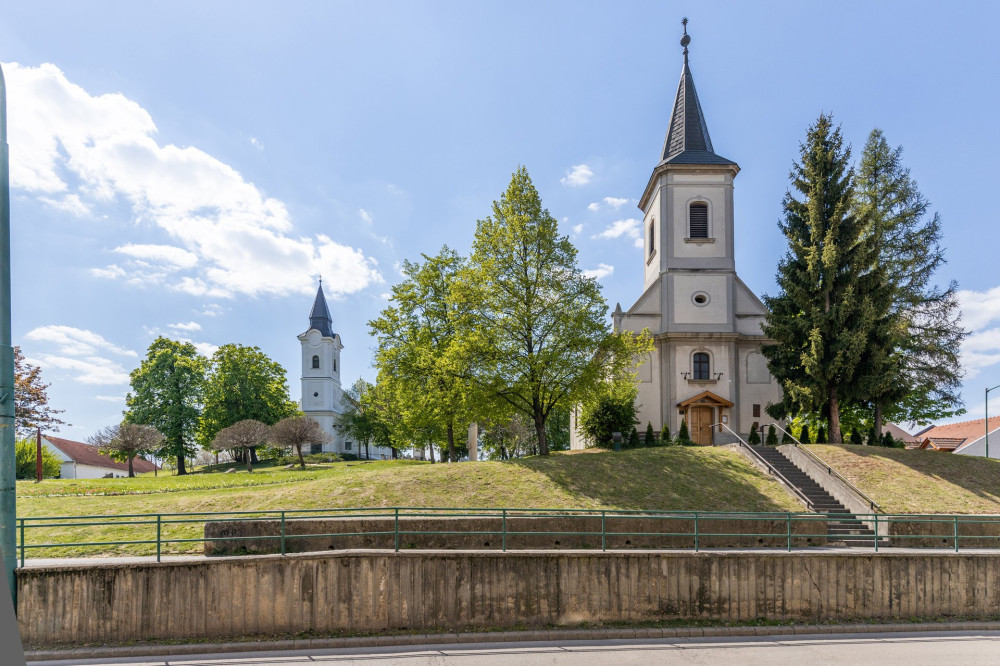 Ajka-evangelikus-reformatus-templomok-GA