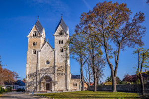 Angyal vigyáz az elpusztíthatatlan lébényi templomra