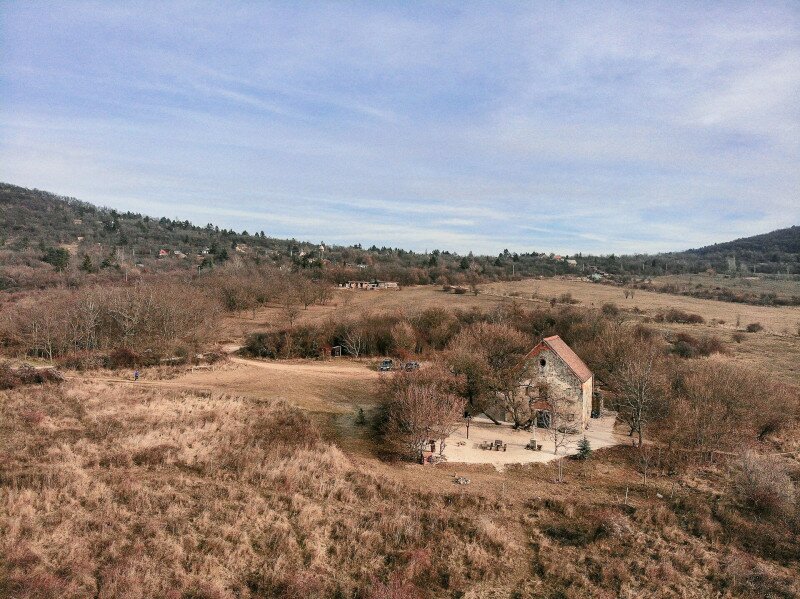 DJI_0138-Gercsei templom a tájban-FOTO-SOMO