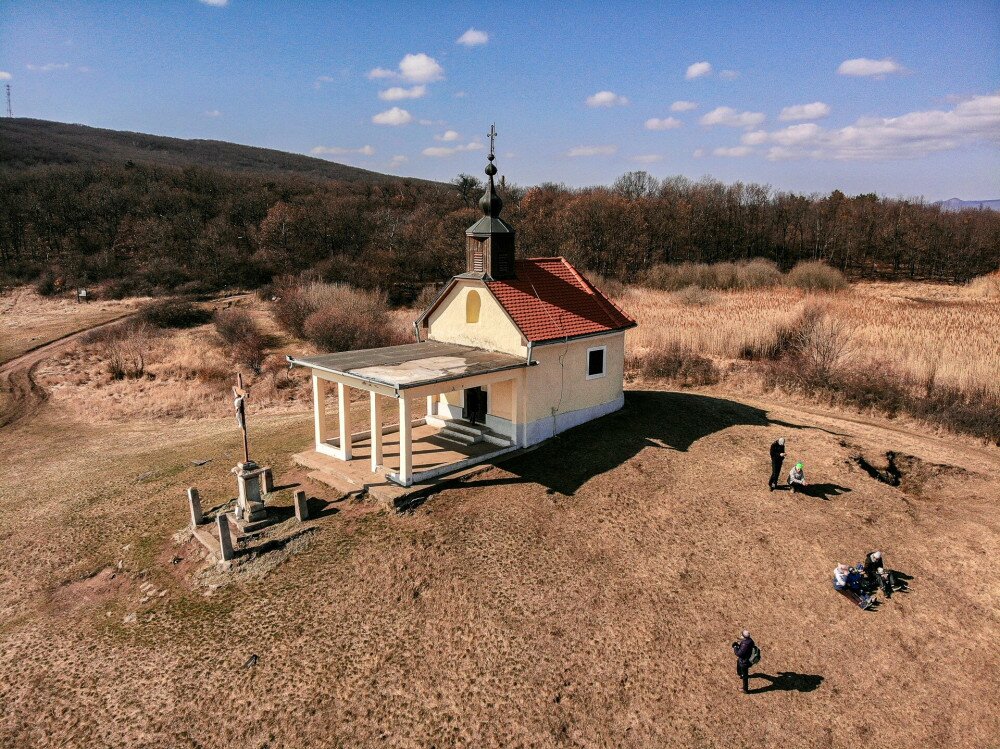 DJI_0203_Szent Anna-kápolna a Sár-hegyen_FOTO-MTSZ