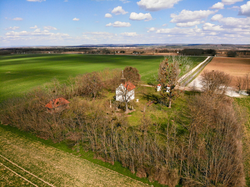 DJI_0382_Fehér Mária-kápolna Buzsák határában_FOTO_Somo