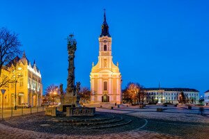 Dombokon innen, folyón túl – Szekszárd