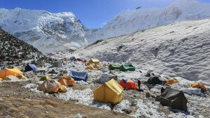 Elköltöztetik a Mount Everest alaptáborát