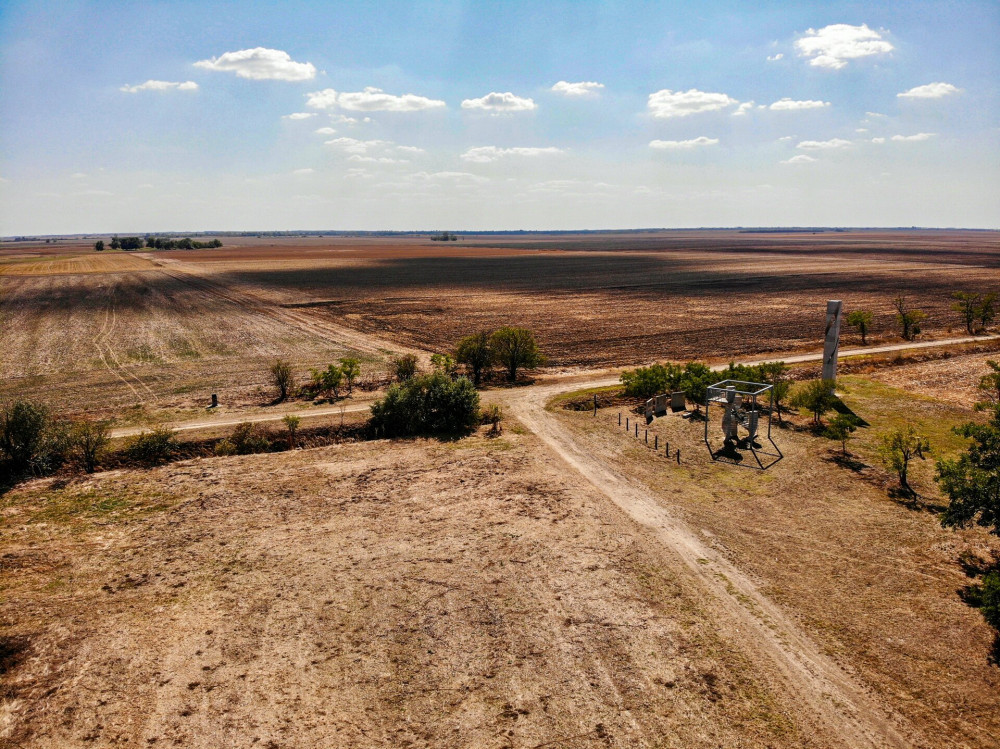  épületegyüttese a pusztában a csomorkányi templomrom közelében felülről_FOTO-Somo