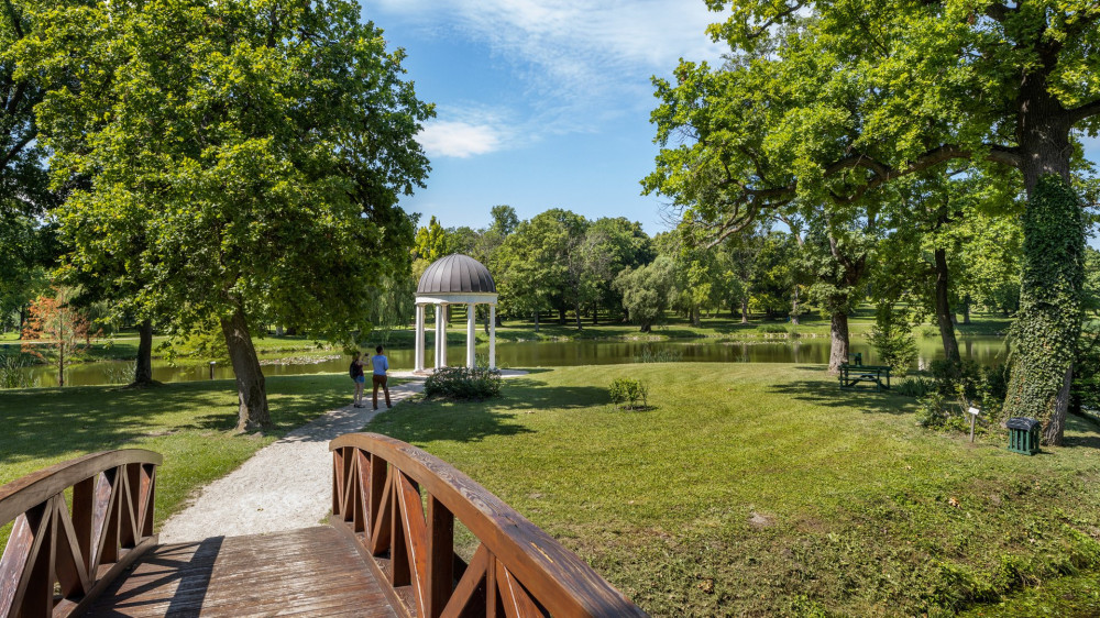 Fehervarcsurgoi-kastelypark-sziget-1