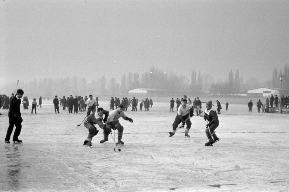 fortepan_jegkorong1967_Furedhajoallomas