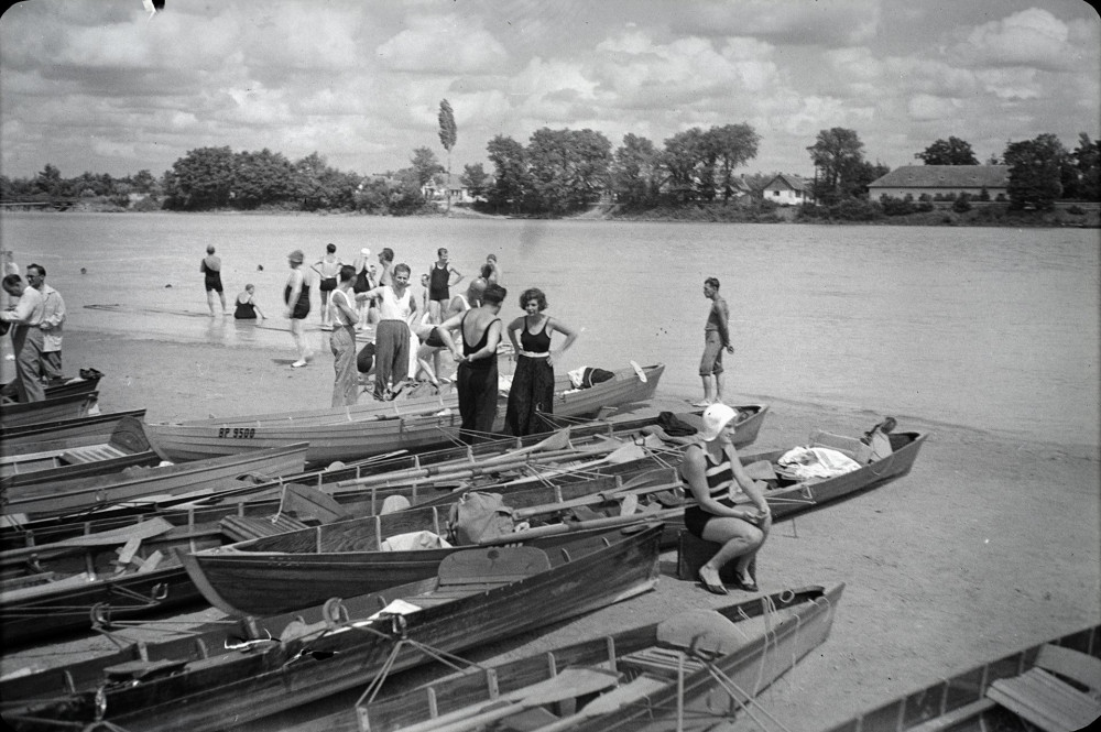 fortepan_LorinczAkos1935furdozo