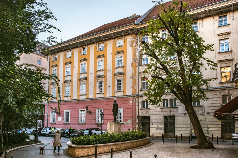 Ismeretlenebb budapesti kertek városi séta