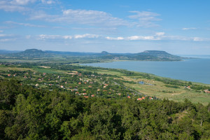 Költők és kilátók a Balaton körül