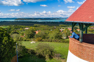 Legendás sziklatömb és a Balaton egyik legjobb kilátópontja