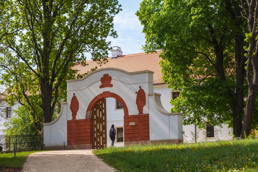 Majki remeteség és Eszterházy-vadászkastély