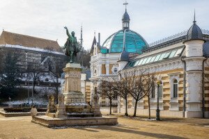 Miskolc – a Villanyrendőrtől az avasi pincékig 