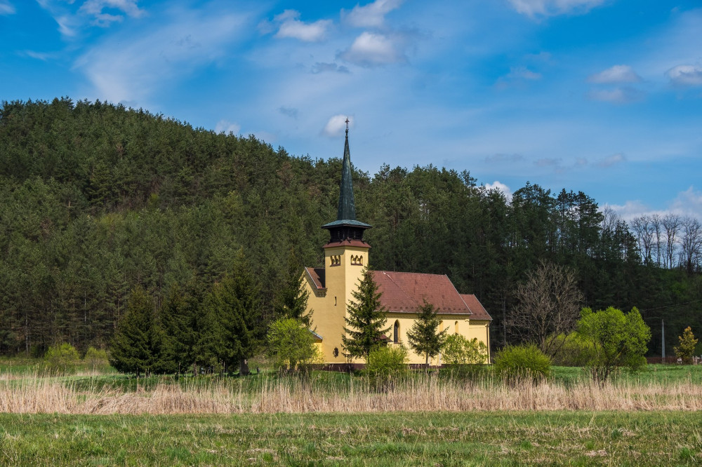 Nagy-Lyukaskő (Táltos szikla)