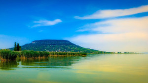 Nem feszített víztükrű medence, élő rendszer – a Balaton