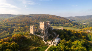 Őszi panoráma Csesznek váráról