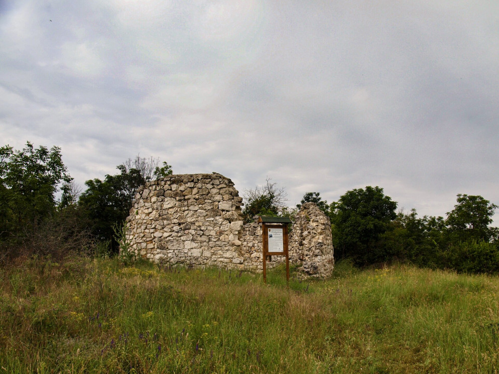 P6148909_Kerekszentamási templomrom_Zámoly határában_FOTO-JA