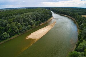 Rendkívüli aszály: van, ahol szinte félig kiszáradt a Tisza