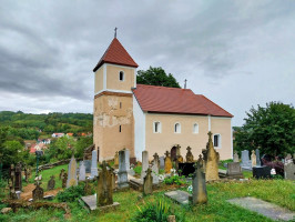 Történelem a hajtűkanyarban: a mecseknádasdi Szent István-kápolna