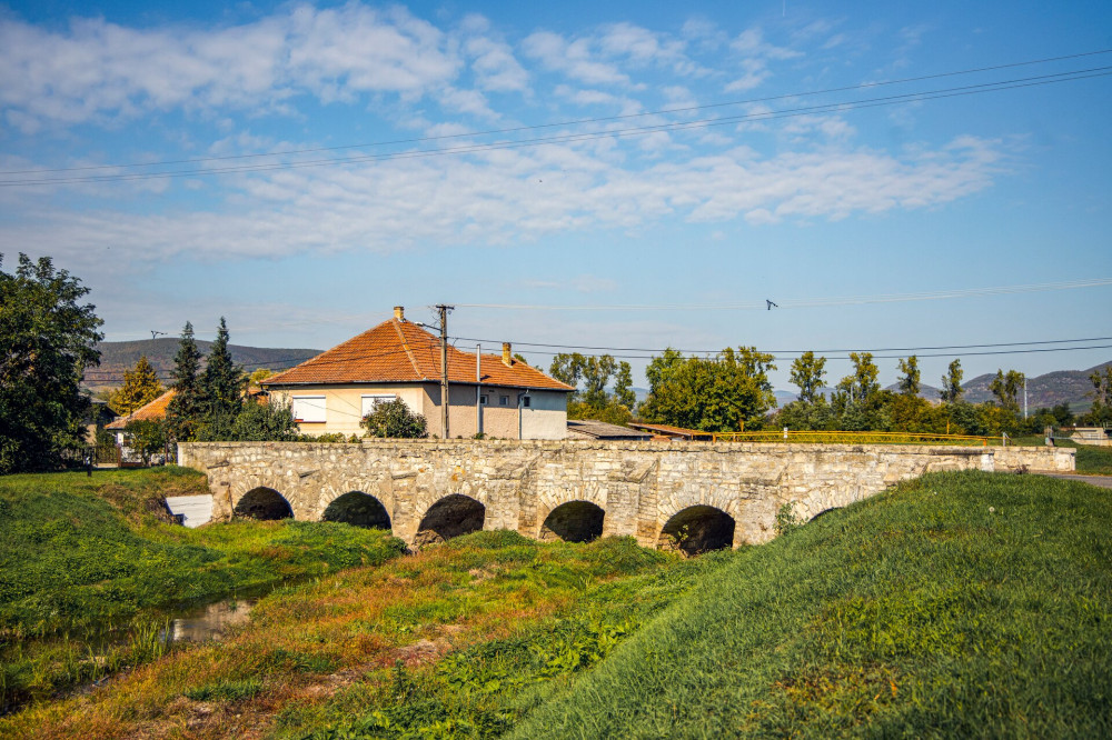 Vámosújfalu késő barokk kőhíd